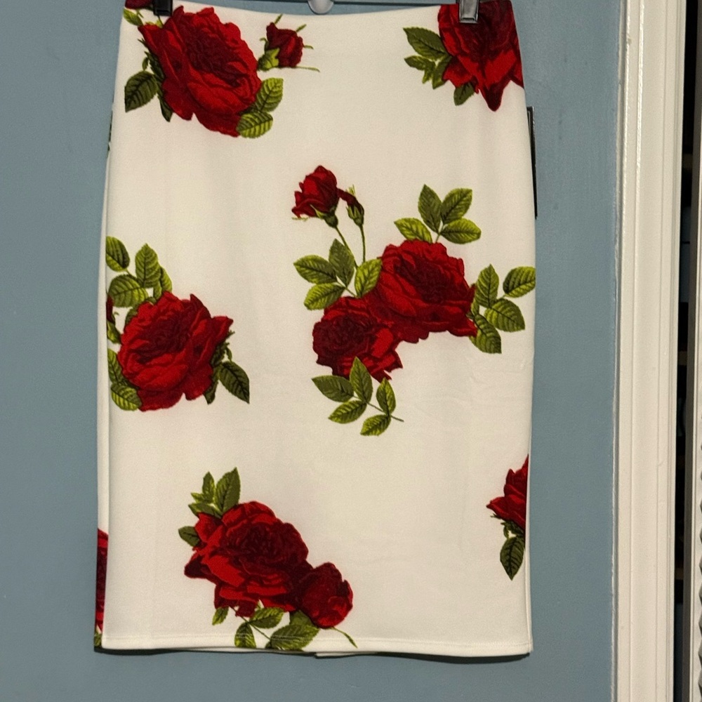 NYC Red Floral A-Line Skirt - Picture 9 of 12